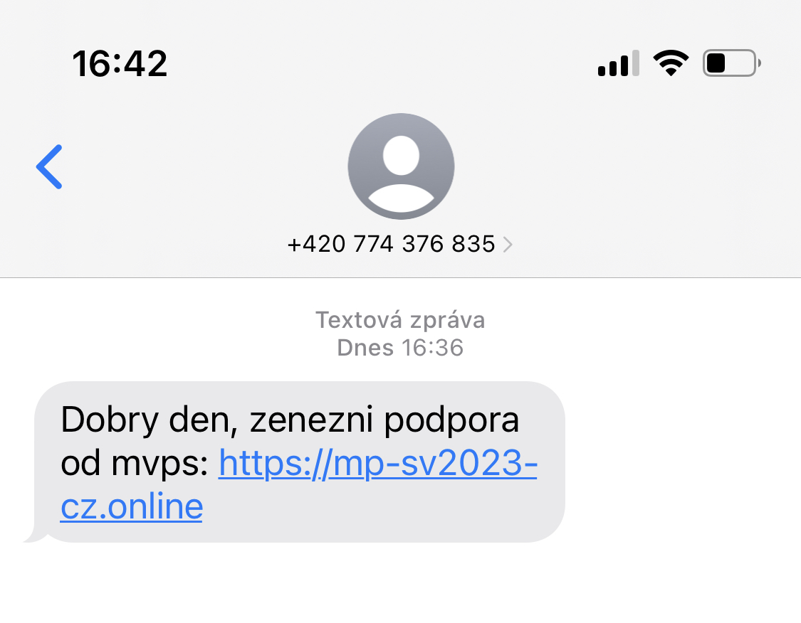 RadekMacecek's tweet photo. Někdo se mě pokusil naivně okrást o přihlášení k identitě občana, teda přesněji k bankovní identitě 🤪 Pozor na podvodné SMS a webové stránky 🤓 @mpsvcz zasílám pro info, pokud by jste o tom ještě náhodou nevěděli 😉 https://t.co/b3Ru2rDrH7
