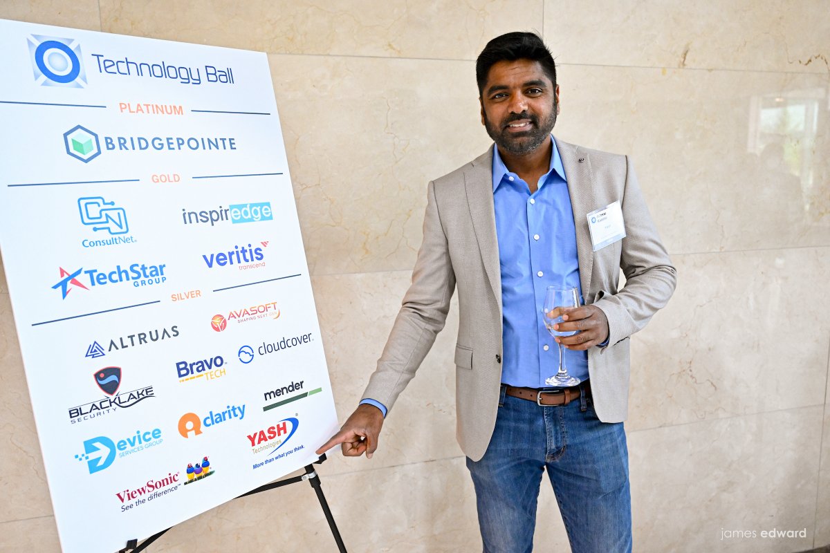 YASH_Tech's tweet image. The @YASH_Tech team had an incredible time⏱️ interacting with eminent Business and Technology leaders at the Technology Ball. Thanks👍 to the Technology Ball team for making this event exciting✨ and enjoyable. 

#TechBall #Technology #Networking #businessleaders