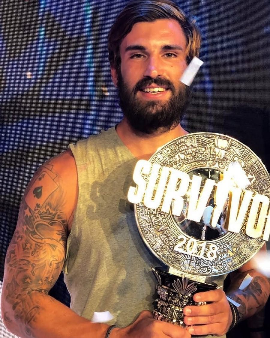 SURWinner2018's tweet photo. Σήμερα είναι η μεγάλη μέρα, η ημέρα του ατέλειωτου πονου. 5 χρόνια μετά και ακόμα ο πόνος είναι μεγάλος #survivorGR https://t.co/mcWUlQB85d