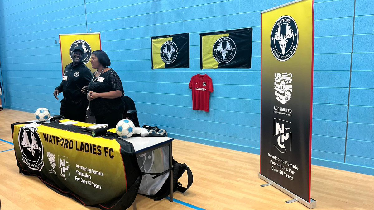 QueensSch_PE's tweet photo. An amazing turn out for our first ever Queens’ School Sports Marketplace event with our Year 7 transition students. Thank you to all the parents/carers, students and local sports clubs who attended 👏🏼 https://t.co/S9GVAOu27N