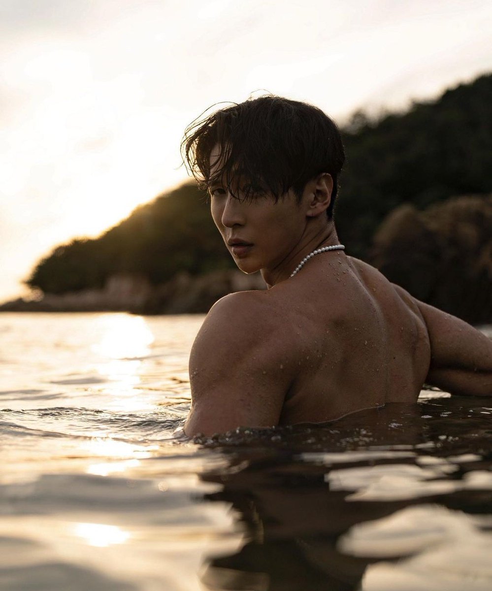 hellschoi's tweet image. 𝙶𝚘𝚘𝚍 𝚍𝚊𝚢 𝚜𝚞𝚗𝚜𝚑𝚒𝚗𝚎