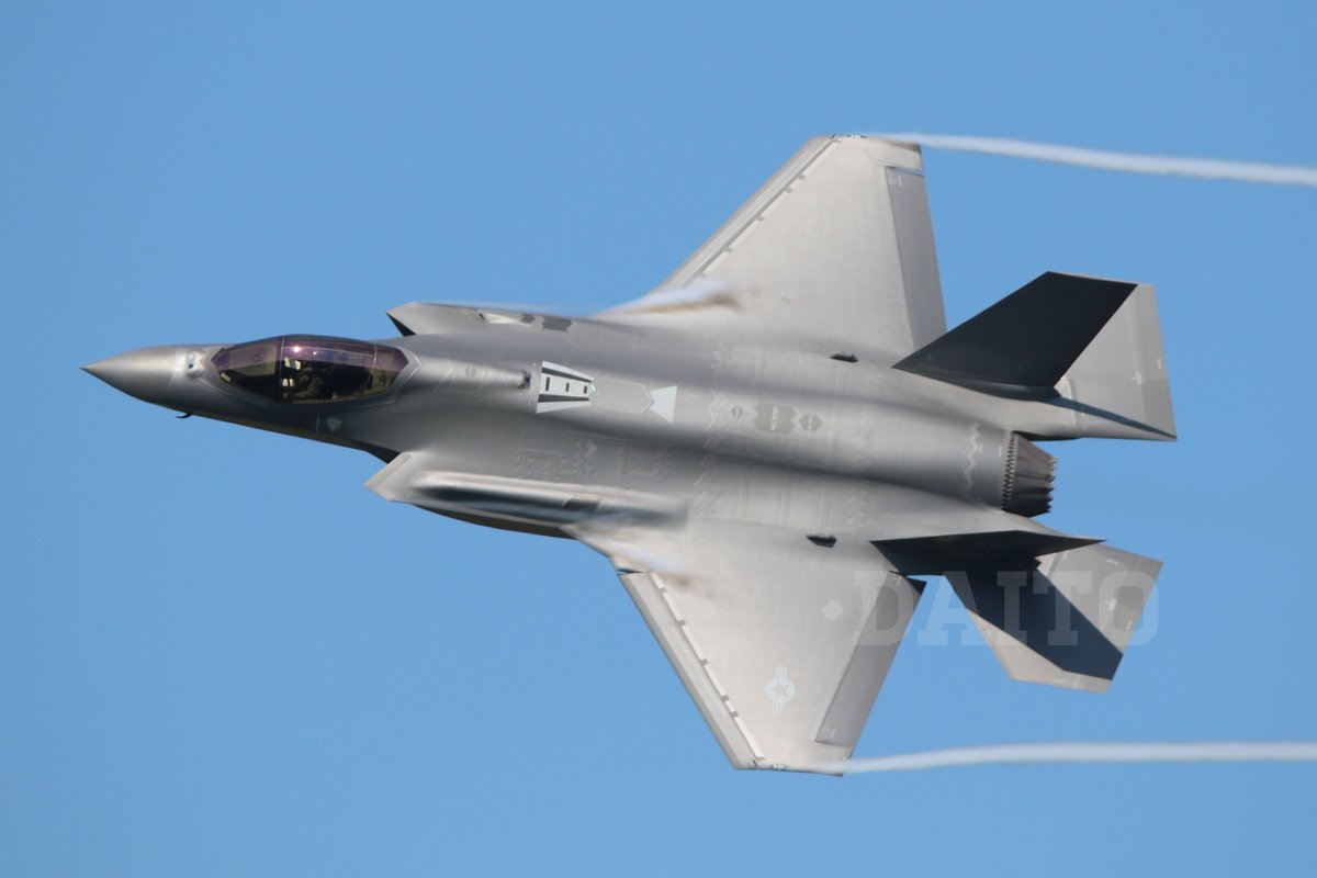 Fhiro2aka's tweet photo. 角度によってはかっこいい!
#ノーザンエッジ23
#f35
#my_eos_photo
#百里基地
#飛行機
#一眼レフカメラ
#一眼レフ勉強中
#一眼レフのある生活
#カメラのある生活
#空
#空を見上げるのが好き
#カメラすきな人と繋がりたい
#カメラ
#写真
#instagramjapan
#igjapan
#igersip https://t.co/Pf76hDK6NG