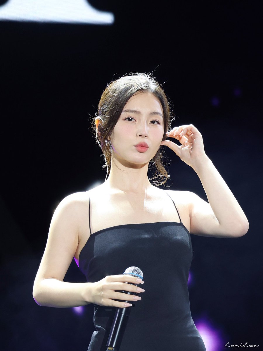 love1ilove's tweet photo. 230709 Macau TMEA HQ

@leehi_hi 
#leehi #이하이 #Leehi #AOMG https://t.co/BEcqhhvLck