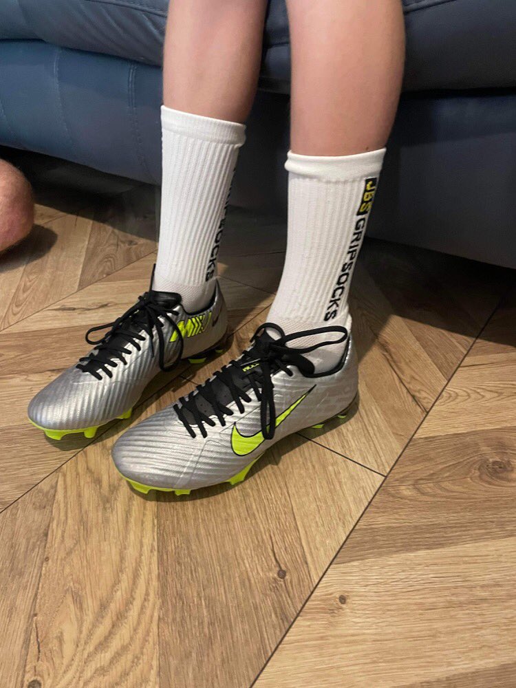 Henry is ready for pre-season! <a href="/JBootsSupply_/">JBootsSupply</a> <a href="/nikefootball/">Nike Football</a> <a href="/Teamgrassroots_/">Grassroots</a> #grassroots #youthfootball