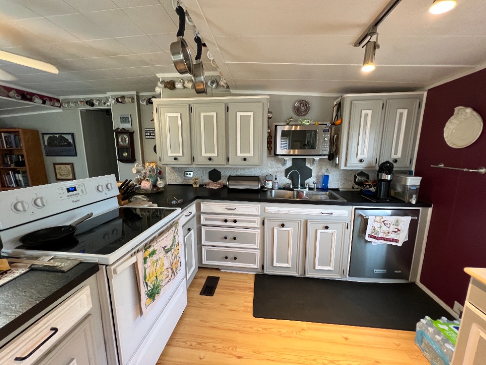 AdamInAustinTX's tweet photo. SOLD! 5 Acres in Elgin, TX at an INCREDIBLE price!
Property features 1 MH, 1 studio ADU, and a
POOL.  #Austinflip #78621 #Austinfixerupper #RealEstateInvesting #FixAndFlip #FlippingHouses #InvestmentProperty #Fixerupper #adaminaustin #adaminaustintx https://t.co/NoKnPbcNGg