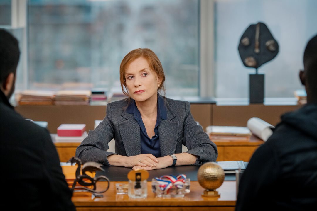filmes_e_filmes's tweet photo. O longa segue Clémence, prefeita de uma pequena cidade que trava com seu chefe de gabinete uma dura batalha para salvar o distrito de Bernardins. Mas quando ela é cotada a se tornar ministra, sua ambição põe em risco todos os seus planos.🎥🇫🇷
#lespromesses #belaspromessas https://t.co/7n3cEQQwaY