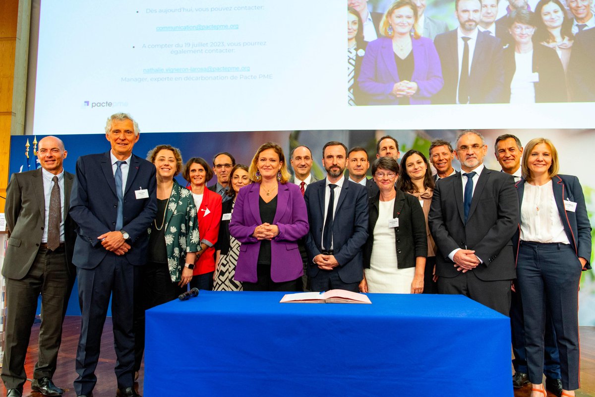 [#Engagement] Alliance <a href="/pactepme/">Pacte PME</a> : Etat, grands comptes et PME s’unissent pour décarboner notre économie et nos PMEs 🌿
<a href="/SanofiFR/">Sanofi en France</a> s’y associe avec 6⃣ grandes entreprises : <a href="/GroupeADP/">Groupe ADP</a> <a href="/Bouygues_C/">Bouygues Construction</a> <a href="/EDFofficiel/">EDF</a> <a href="/ENGIEgroup/">ENGIE</a> <a href="/SchneiderElecFR/">Schneider Electric France</a> et <a href="/thalesgroup/">Thales Group</a>.
👉 lnkd.in/d_2W67w3