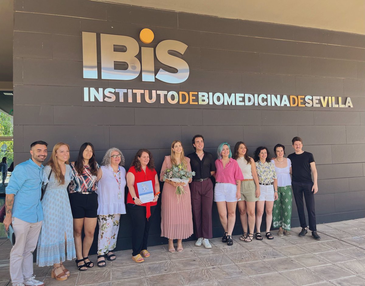 cardio_ciencia's tweet photo. Thrilled to announce that our labmate
@EliBevilacqua defended her PhD thesis today!! 🎉👏🏼🤩

Congrats on your amazing work Dr. Bevilacqua!! 👩‍🎓🍾

@ibis_sevilla @unisevilla https://t.co/fbTbLRq644