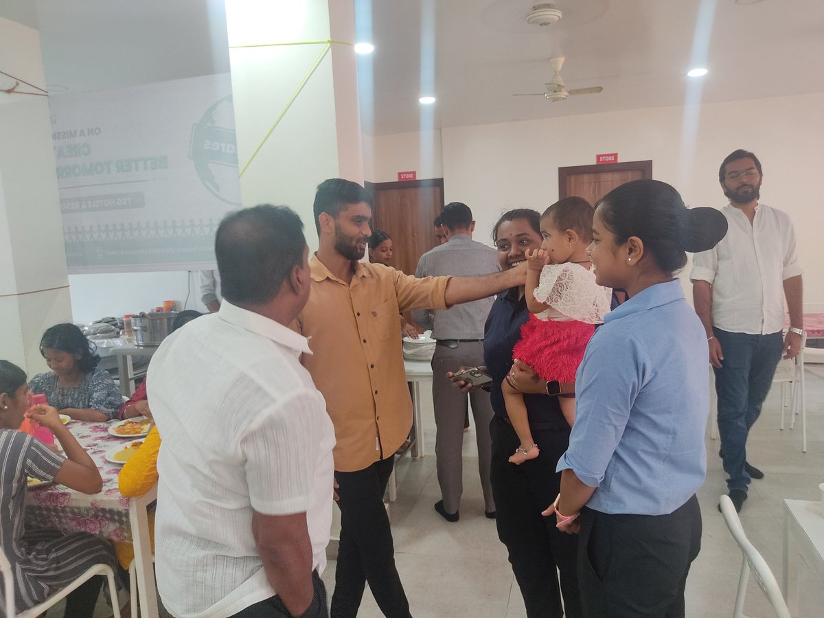 G_Bhasker432's tweet photo. TSG Hotels & Resorts in association with TSG Foundation NGO graciously treated the children's of Pranab Kanya Sangha with a nourishing meal under it's initiative #TSGCares.
Our aim was to bring smiles on the faces of the childrens and to reaffirm their worth. https://t.co/ajF2X1usgj