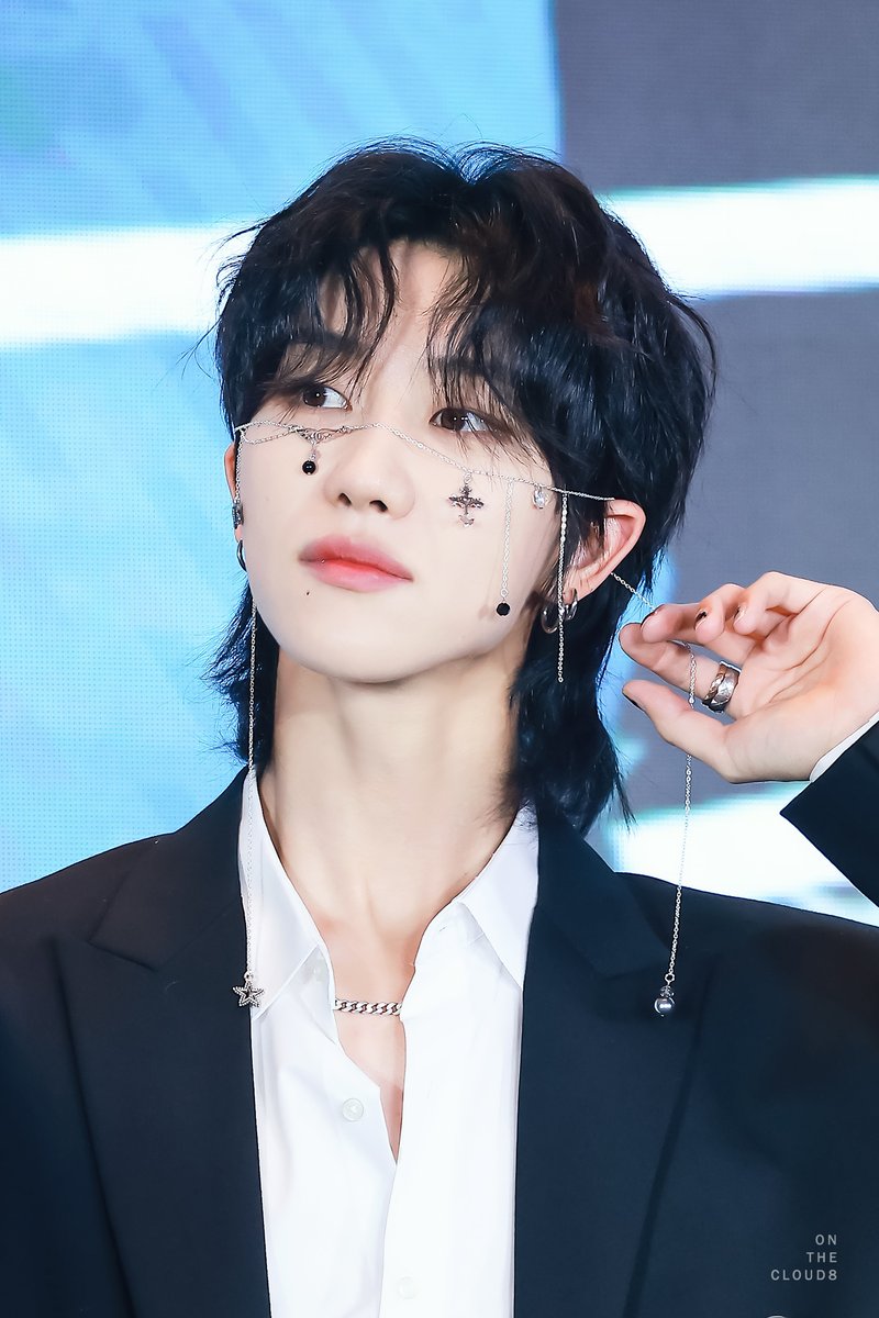 onthecloud_the8's tweet photo. 20230710 광저우 이즈위 팬사인회  
#디에잇 #THE8 #徐明浩 
#세븐틴 #SEVENTEEN https://t.co/4m90iCBXdK