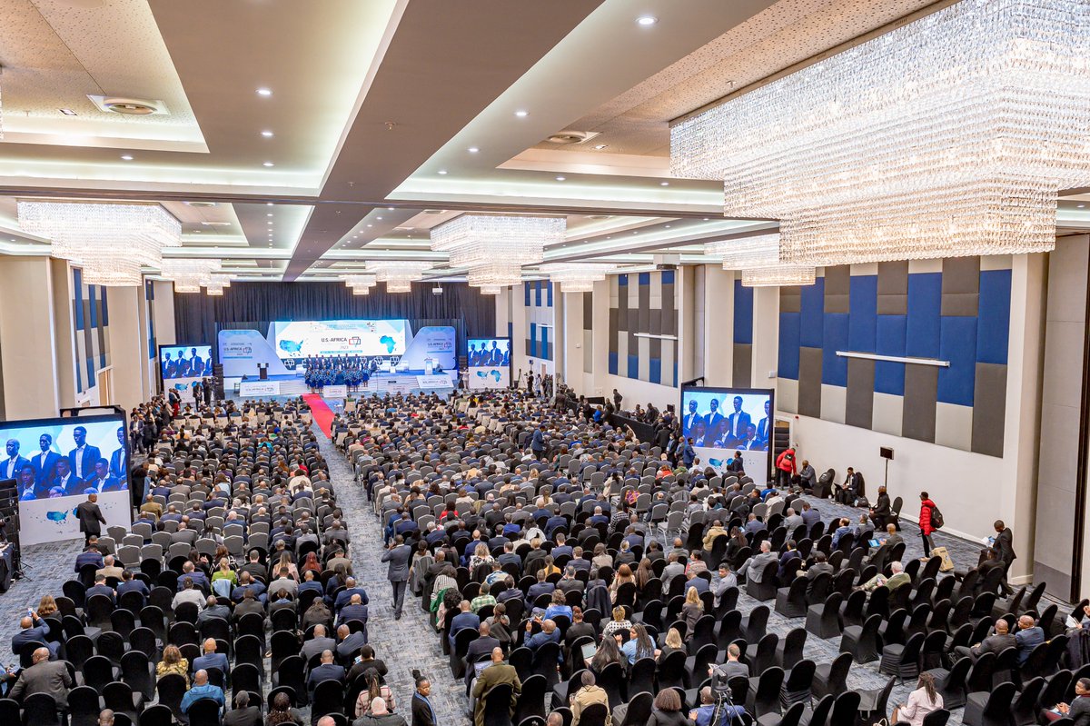 The electrifying performance by the Diamond Melodies Choir is one to be remembered, and one of the cultural experience highlights of our beautiful host country. 

#USAfricaBizSummit <a href="/BWGovernment/">Botswana Government</a> <a href="/OfficialMasisi/">Dr. Mokgweetsi E.K Masisi</a> <a href="/OfficialBrandBW/">Brand Botswana</a>