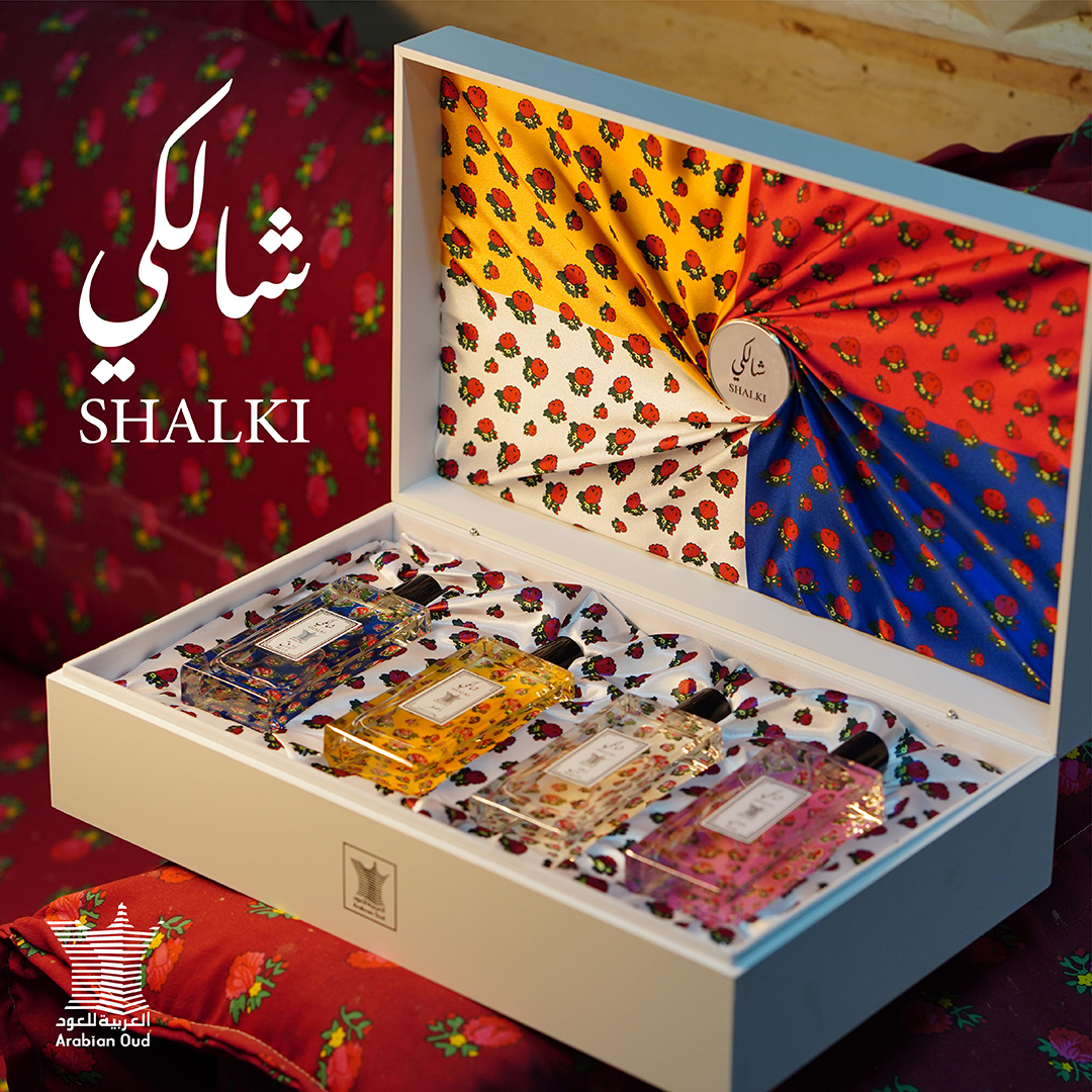 ArabianOudFr's tweet photo. Découvrez notre dernier coffret d'eau de parfum, la collection Shalki composée de quatre fragrances évocatrices qui transcendent les coutumes et les frontières.

#arabianoud #arabianoudfr #shalki #musc #vanille https://t.co/7FUtlQM0eZ