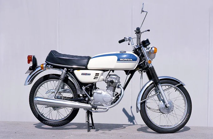 #ホンダ歴晒せ 初代アコード、ベンリィCB50、ビート だけだな…
