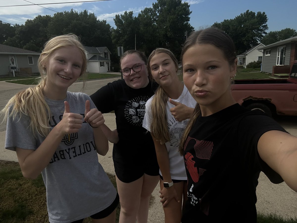 mcinnis_kennedy's tweet photo. went on a scavenger hunt today !! https://t.co/0pyQAMaEQN