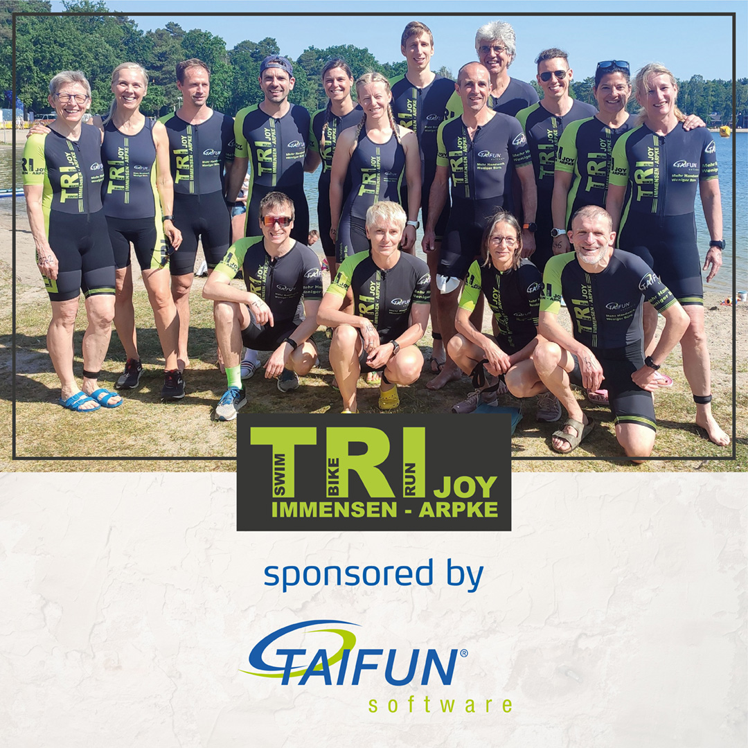 TAIFUN_Software's tweet photo. Mitglieder des Triathlon-Vereins „TRI-JOY Immensen-Arpke“ können pünktlich zu diesem Sommer 🌞 in neuer, schicker Vereinskleidung schwimmen 🏊‍♂️, laufen 🏃‍♀️ und radfahren 🚴‍♂️– sponsored &amp; designed by TAIFUN🥳👍!

💁‍♂️ Mehr Infos ℹ zum Verein findet Ihr hier: https://t.co/FxXuFkP43d https://t.co/YVUyJarUtq