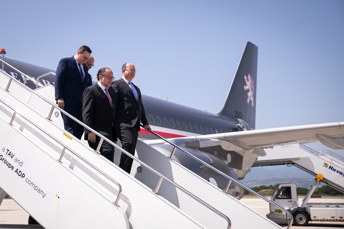 MWlachovsky's tweet photo. Our mission of #SlavkovFormat Ministers to #NorthMacedonia 🇲🇰 starts.

W/ my colleagues @a_schallenberg 🇦🇹 &amp; @JanLipavsky 🇨🇿 we came to #Skopje on behalf of @JosepBorrellF 🇪🇺 @eu_eeas to strongly support #EU intergration of #NorthMacedonia.
 #WesternBalkans is our priority. 🤝 https://t.co/iGJxo27mGb
