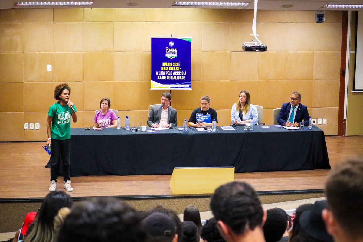 UJSBRASIL's tweet photo. MAIS SUS É MAIS BRASIL 💉

Foi a defesa da saúde pública e da ciência que nos permitiram estar aqui hoje, em mais um congresso presencial da @uneoficial. O SUS salva vidas e saúde de qualidade é um direito. 

Fotos: Natália Assueiro https://t.co/ezFKn1jr88