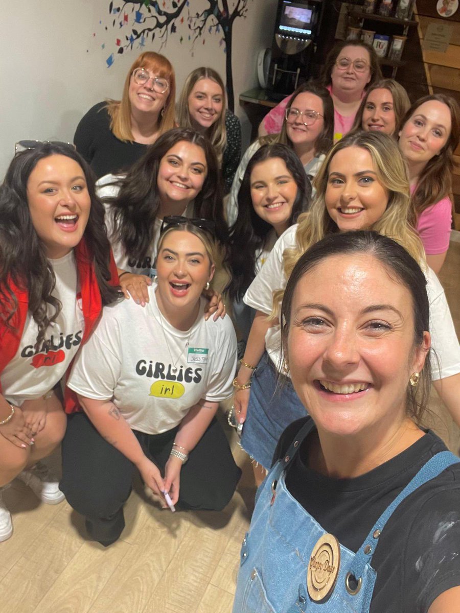 Last night we made it onto the ‘non-stop pottery tour’ uk 🇬🇧 
By welcoming ‘Girlies IRL (in real life) Amazing group of ladies #GirliesIRL #Pottery #Painting #Lancashire #Fleetwood