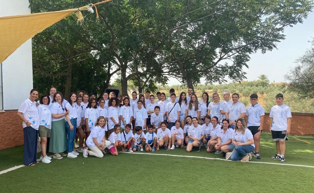 HUReinaSofia's tweet image. 👦👧🏕️ ¡Decenas de niños y niñas con diabetes disfrutan estos días en el IV Campamento de @adicorc en la Granja Escuela Fuente Redonda!

@EndoHurs