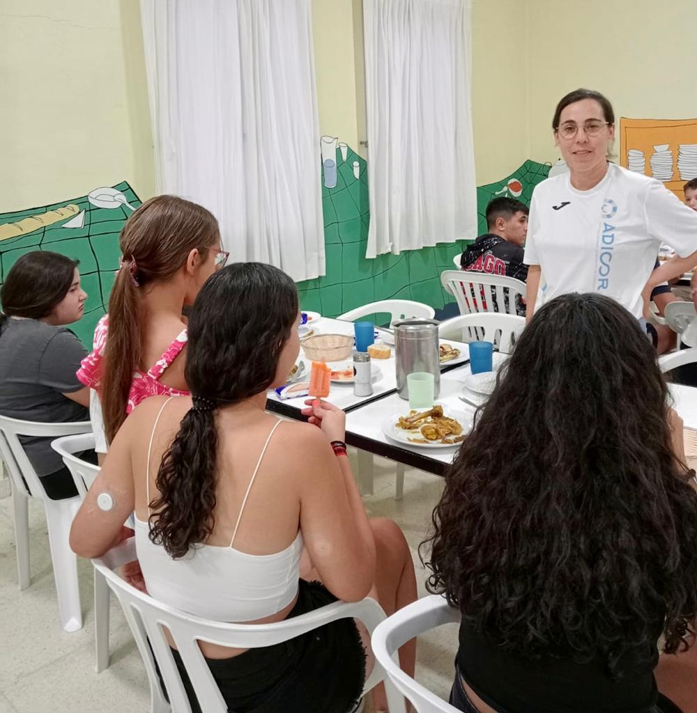 HUReinaSofia's tweet image. 👦👧🏕️ ¡Decenas de niños y niñas con diabetes disfrutan estos días en el IV Campamento de @adicorc en la Granja Escuela Fuente Redonda!

@EndoHurs