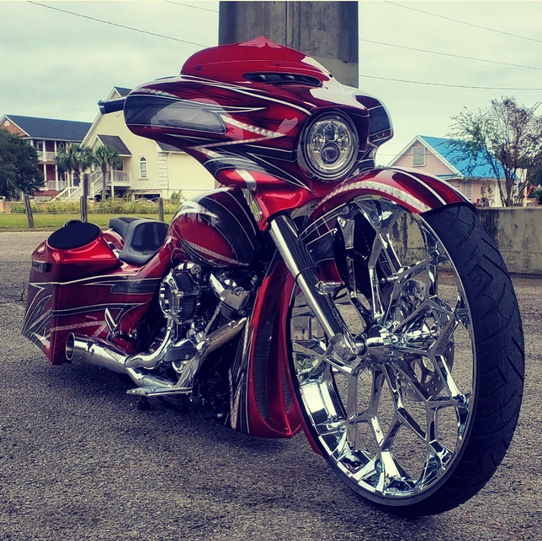 Smt_MachiningCo's tweet photo. Check this one out! 30" 3D Torque.
#smtwheels #ridewiththebest #topshelf #3dkings #bigwheelbagger #harley #streetglide #30" #chrome #motorcycle #custom https://t.co/ZWoUsNxUDp