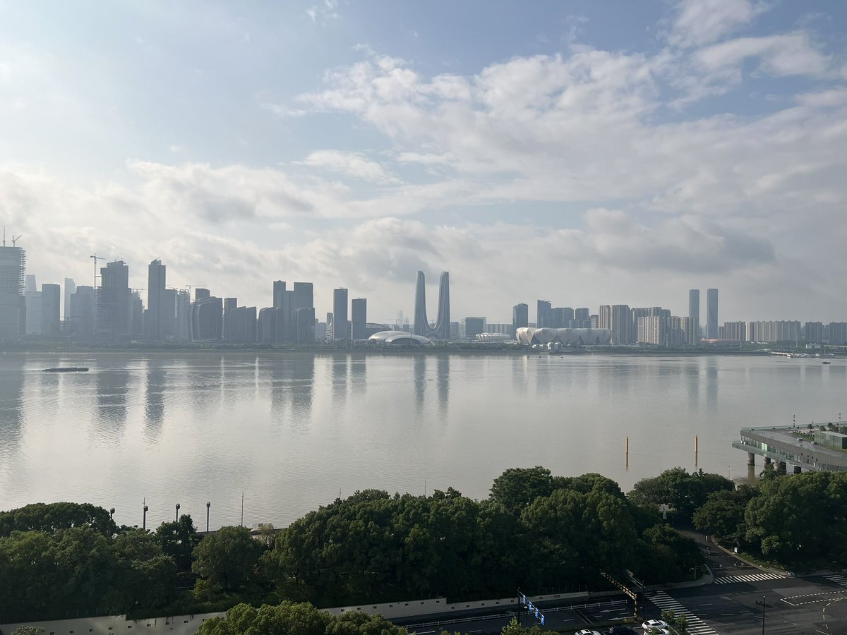 万豪的大使应该没戏，下面刷谁。 https://t.co/swJN3NOiQD