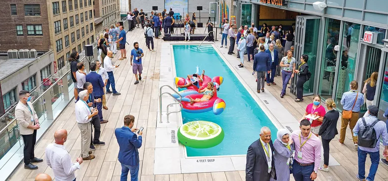 circuitomundo's tweet photo. A Soho Properties, proprietária do Margaritaville Resort Times Square em Nova York, entrou com pedido de proteção contra falência do Capítulo 11 para evitar a execução de uma hipoteca da propriedade.
A propriedade de 32 andares, localizada na 560

https://t.co/l3NEkHpg1r https://t.co/qKvPOfci3y