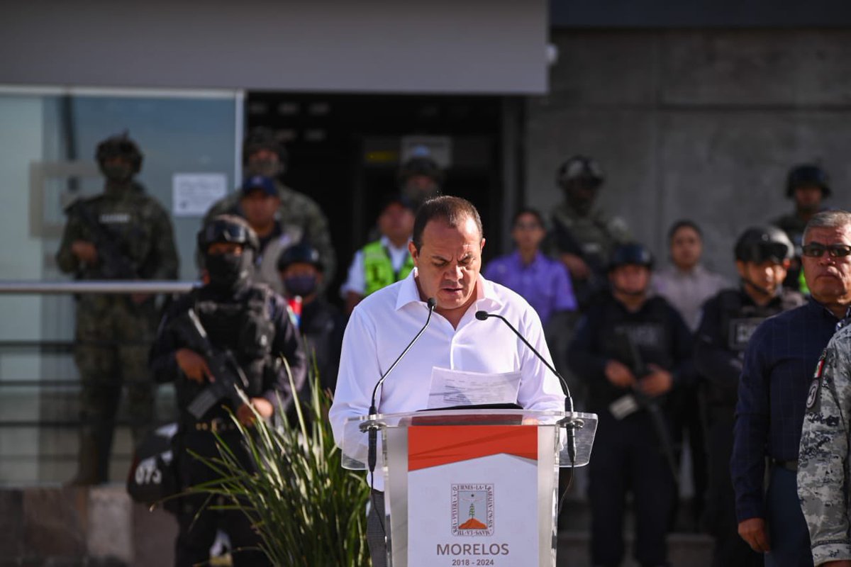 DiariodeMorelos's tweet photo. Encabeza el gobernador Cuauhtémoc Blanco Bravo, el banderazo de salida al Operativo Vacacional de Verano, #Morelos 2023, compuesto por elementos de seguridad federales, estatales y municipales, articulados por la Mesa de Coordinación Estatal para la Construcción de la Paz. https://t.co/n2bfvnmD5L