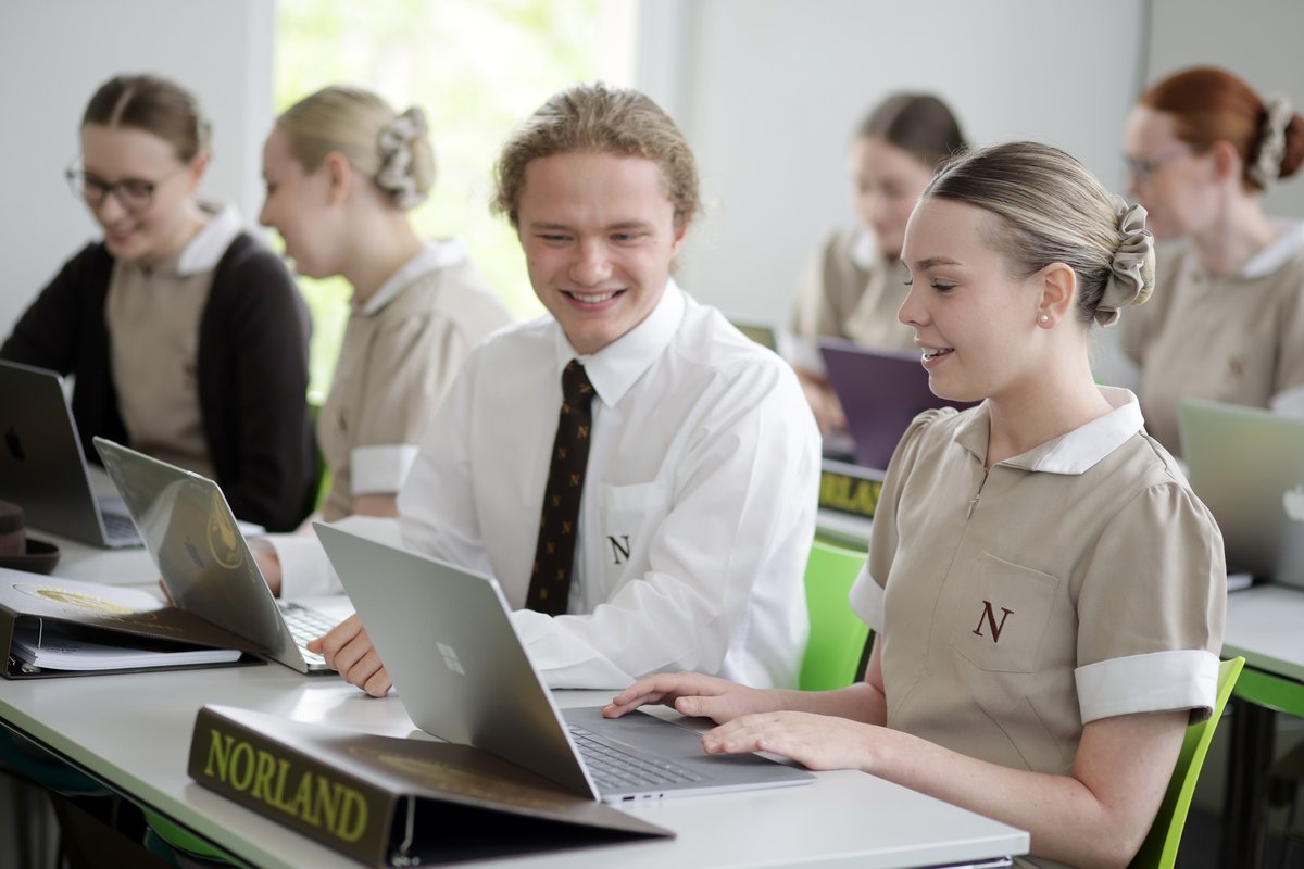 We loved visiting #Banbury today where we attended
<a href="/WarrinerSchool/">Warriner School</a>'s careers fair!

We hope you enjoyed chatting to us about studying to become a #NorlandNanny! #WeAreNorland