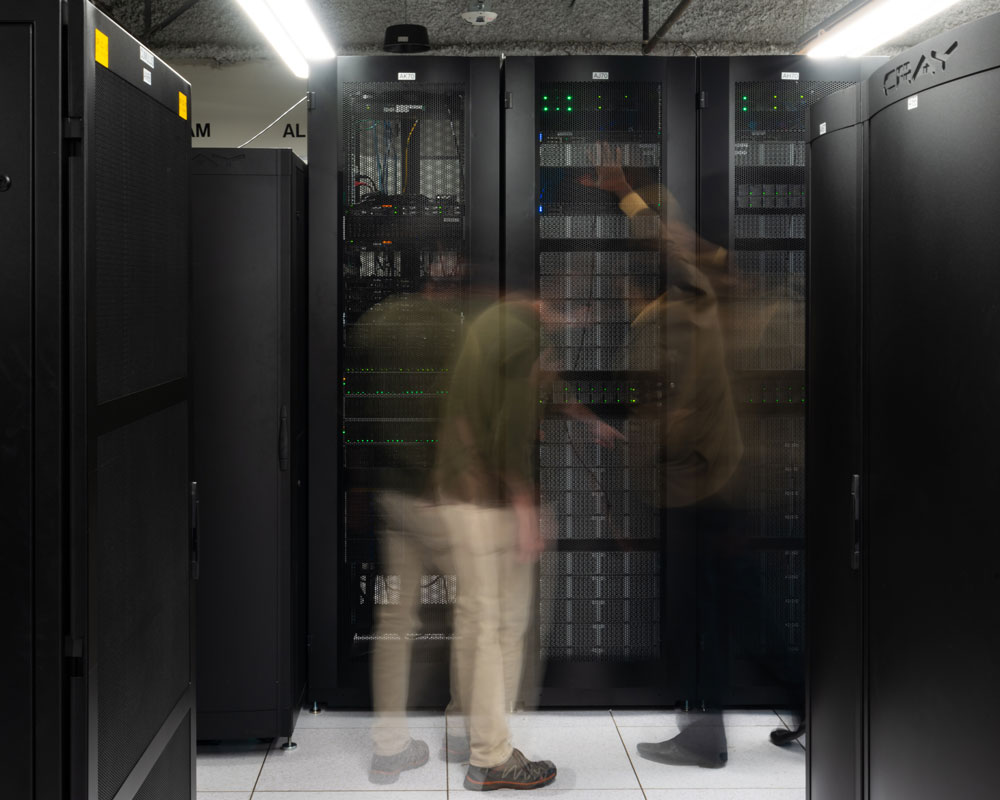 ORNLBio_Env's tweet photo. From @HPCWire: The #ARM Data Center is a DOE powerhouse @ORNL behind #climate #data analytics and predictive climate #modeling. @armnewsteam #ARM30 https://t.co/rxd3ioZcy5 https://t.co/QEJyBsGHF0