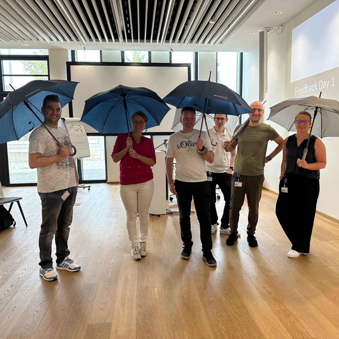 SyntaxSystemsDE's tweet image. Was für ein gelungener Syntax University Workshop 🎉Wir blicken auf zwei Tage voller spannender Inhalte, Kennenlerngespräche und coolen Aktivitäten mit unseren neuen Kollegen zurück! Wir wünschen allen Kollegen einen guten Start im Bereich Intelligent Industry Services!🤗