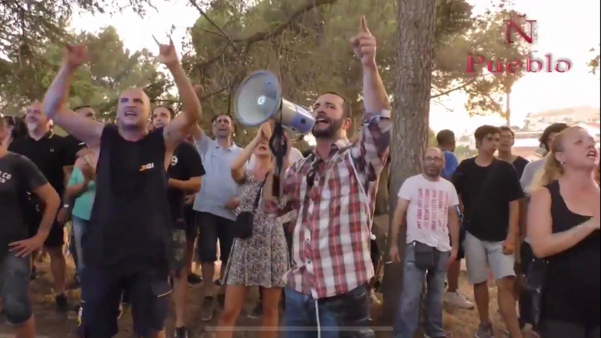 xrius1's tweet photo. Vox nomea com a diputat provincial a la Diputació de Barcelona a Jordi de la Fuente, ex dirigent del MSR i PxC, imputat per l'assalt al centre de menors del Maresme de fa 4 anys i amb llarg historia neonazi i negacionista del'Holocaust https://t.co/ri7sZb6dgV https://t.co/mxs64zdXwK
