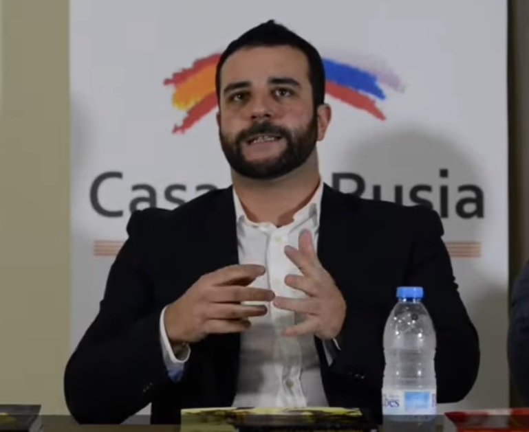 xrius1's tweet photo. Vox nomea com a diputat provincial a la Diputació de Barcelona a Jordi de la Fuente, ex dirigent del MSR i PxC, imputat per l'assalt al centre de menors del Maresme de fa 4 anys i amb llarg historia neonazi i negacionista del'Holocaust https://t.co/ri7sZb6dgV https://t.co/mxs64zdXwK