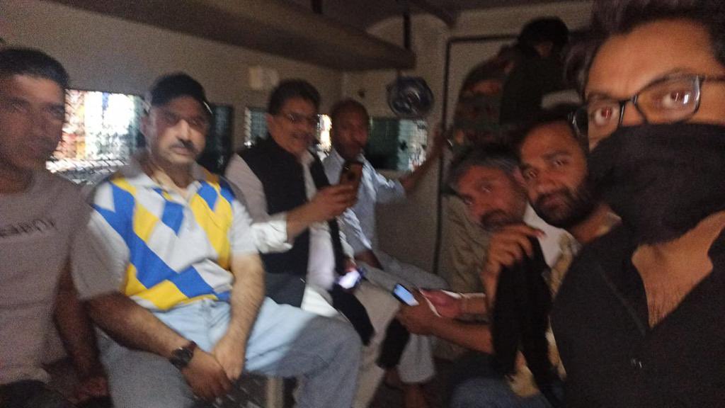 MehboobaMufti's tweet photo. PDP youth members have been arrested &amp; taken to Kothi bagh for taking out a candlelight vigil to pay tributes to the 13th July martyrs. Mother of democracy anyone? @manojsinha_ @JmuKmrPolice https://t.co/WoLWfwczbm