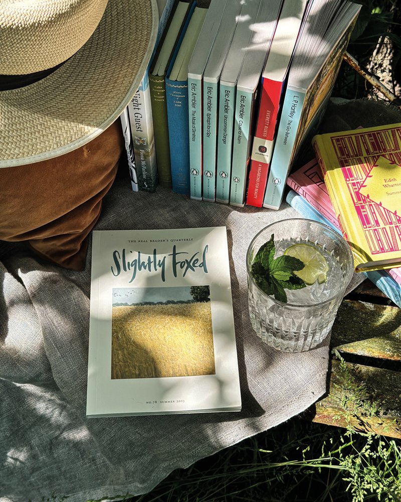 FoxedQuarterly's tweet photo. ‘I enjoy every issue . . . they are scattered all over the house, some actually in the bathrooms which are wonderful places to meditate and wallow in the tub with a book.’ | A. Z.

Open up a world of good reading with Slightly Foxed:  https://t.co/DANoO8GAak

#FoxedReaders https://t.co/5eSdfd4mca