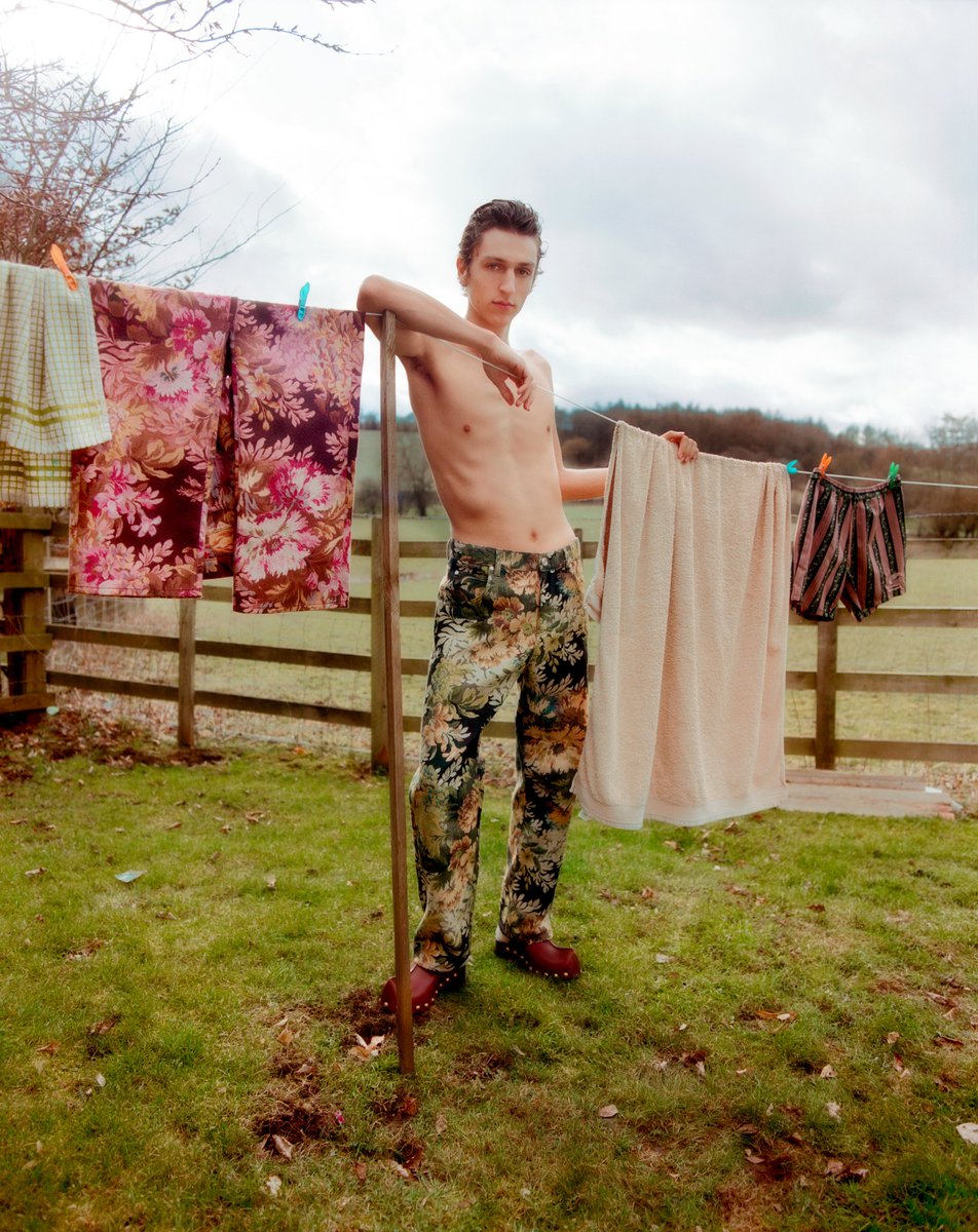 EtroOfficial's tweet photo. Etro Fall Winter 2023 as featured in
@thegreatestmag 23 - The Imprint Issue
Photo: Brendan Freeman
Style: Chiara Spennato
Model: Saul Symon
#Etro #Etroeditorials #TheGreatestMagazine https://t.co/OfF2Uare8A