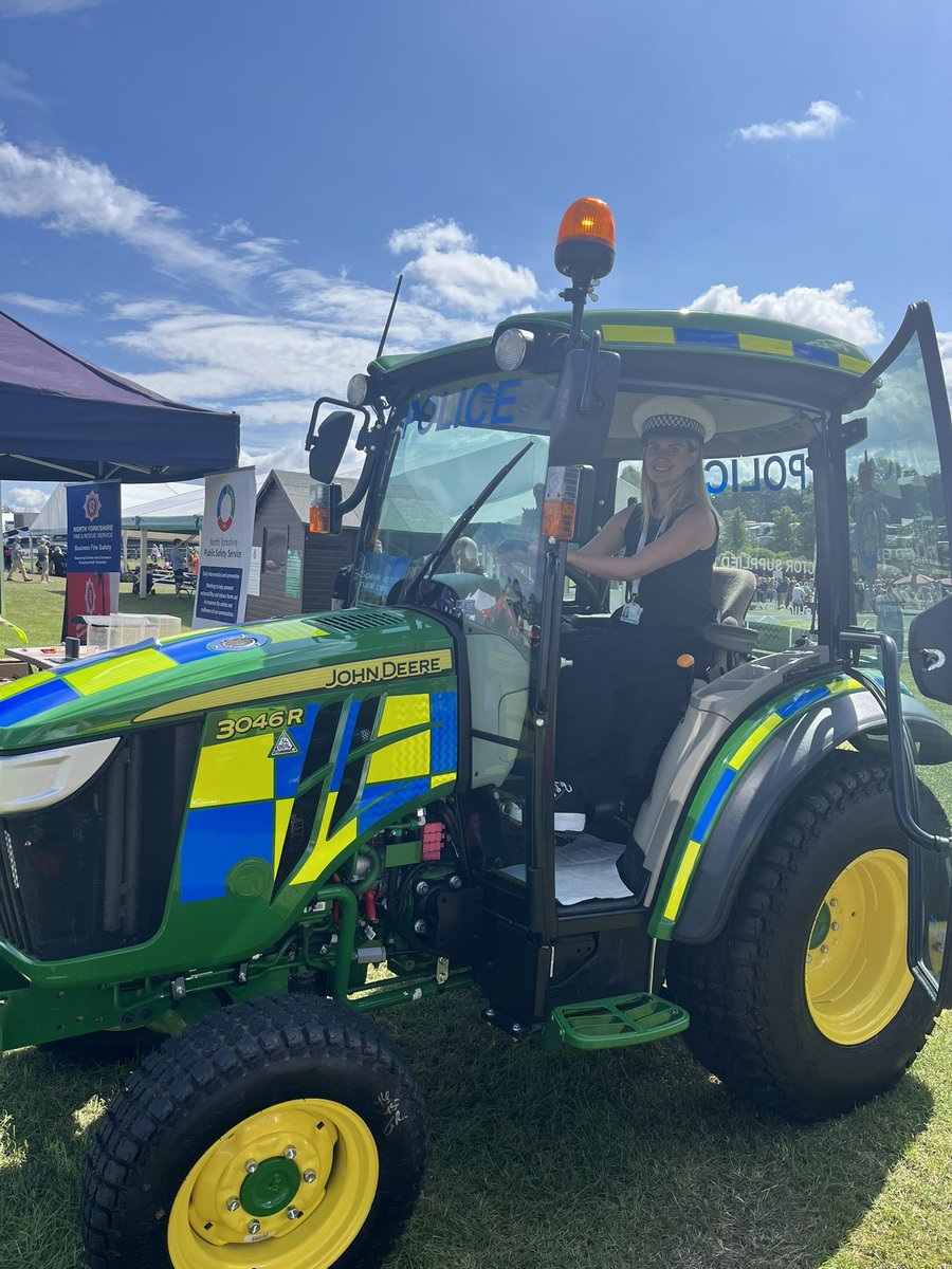 hollyjenkinson's tweet photo. Today I’m at @greatyorkshow and we have sunshine! ☀️ 
Please visit our stand with police and fire colleagues to hear about the work of @PFCCZoeMetcalfe &amp; @northyorkspfcc - with fun activities too! #GYS2023 https://t.co/9laROPoY35