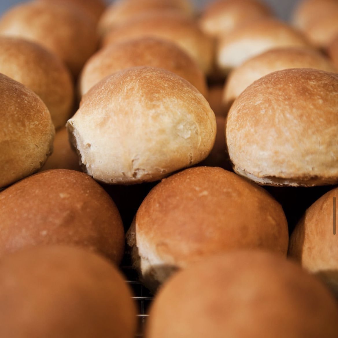 FirstCoast1's tweet image. Fresh bread out of the oven and ready for service!