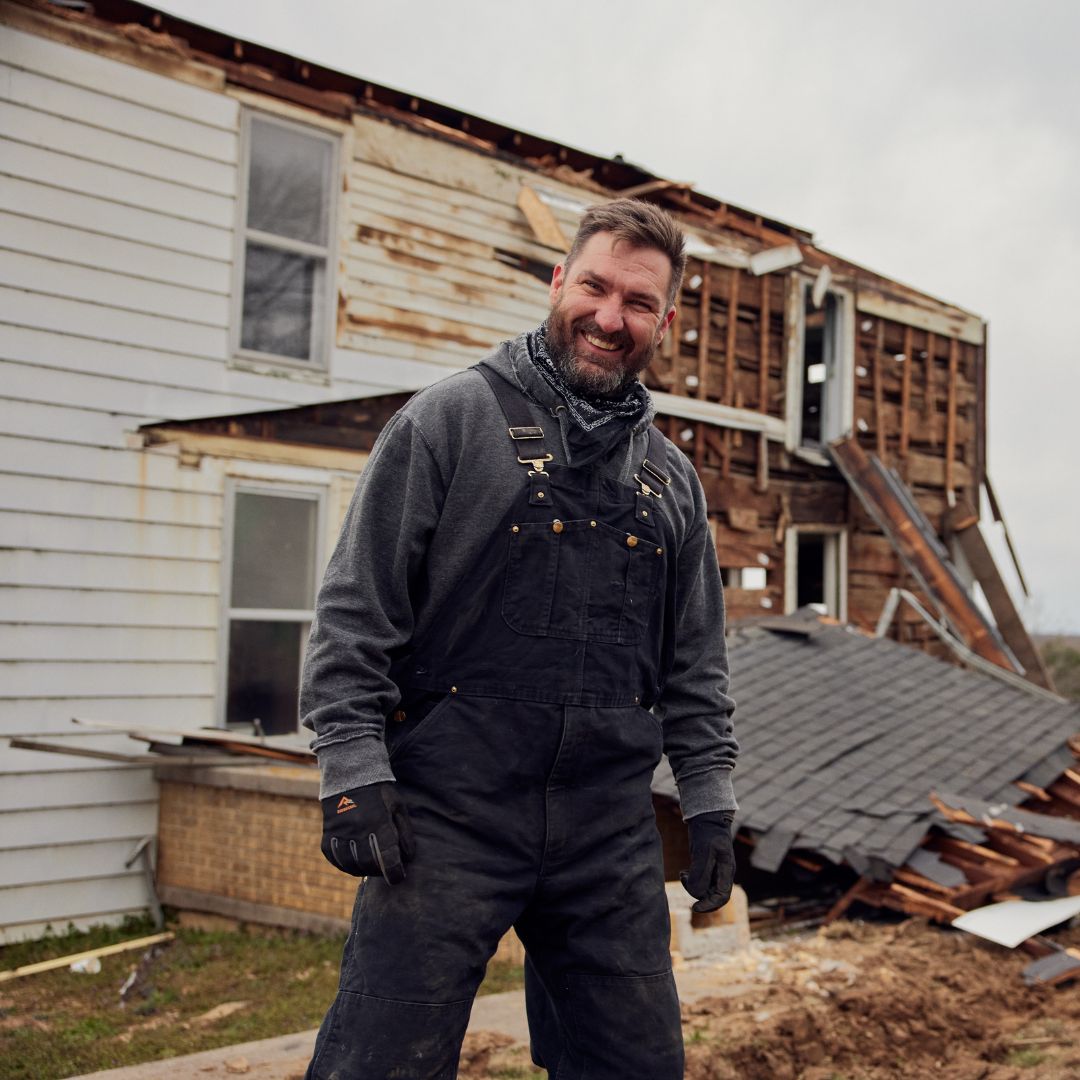 Mark Bowe and the #BarnwoodBuilders make a seven-hour trek to Dubois, Indiana, to salvage a cabin selected by the youngest member of the crew, Evan. It’s a big step to prove his apprenticeship days are over. Watch an all-new episode tonight only on TV at 9/8c on #MagnoliaNetwork.