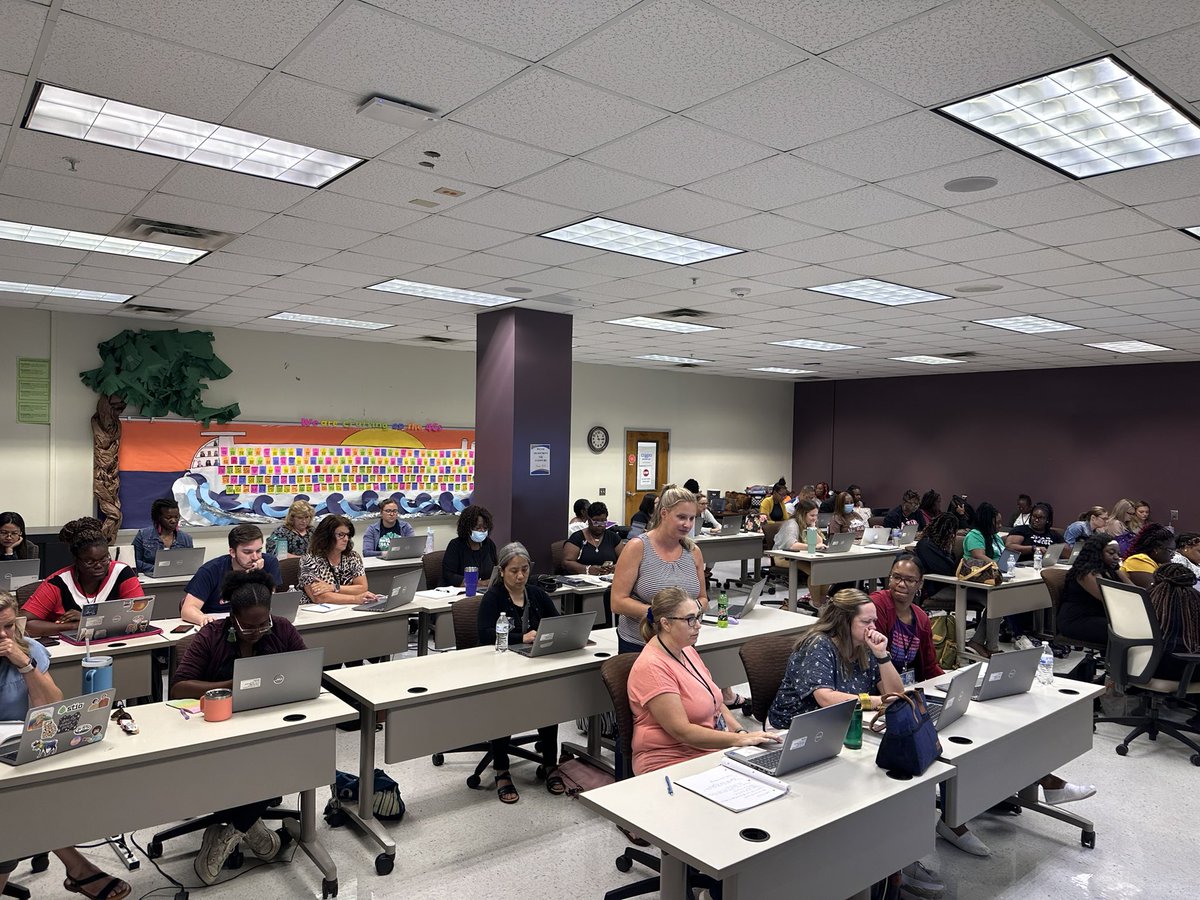 TeachSmartGuru's tweet photo. It’s day 3 of the @BibbSchools #bibbdigin #summerpd and we have another packed house for @LumioSocial! Teachers are exploring how lumio can help with #SEL for #backtoschool and applying their learning to build content.
@EduKat_D https://t.co/hSS29k7Ot8