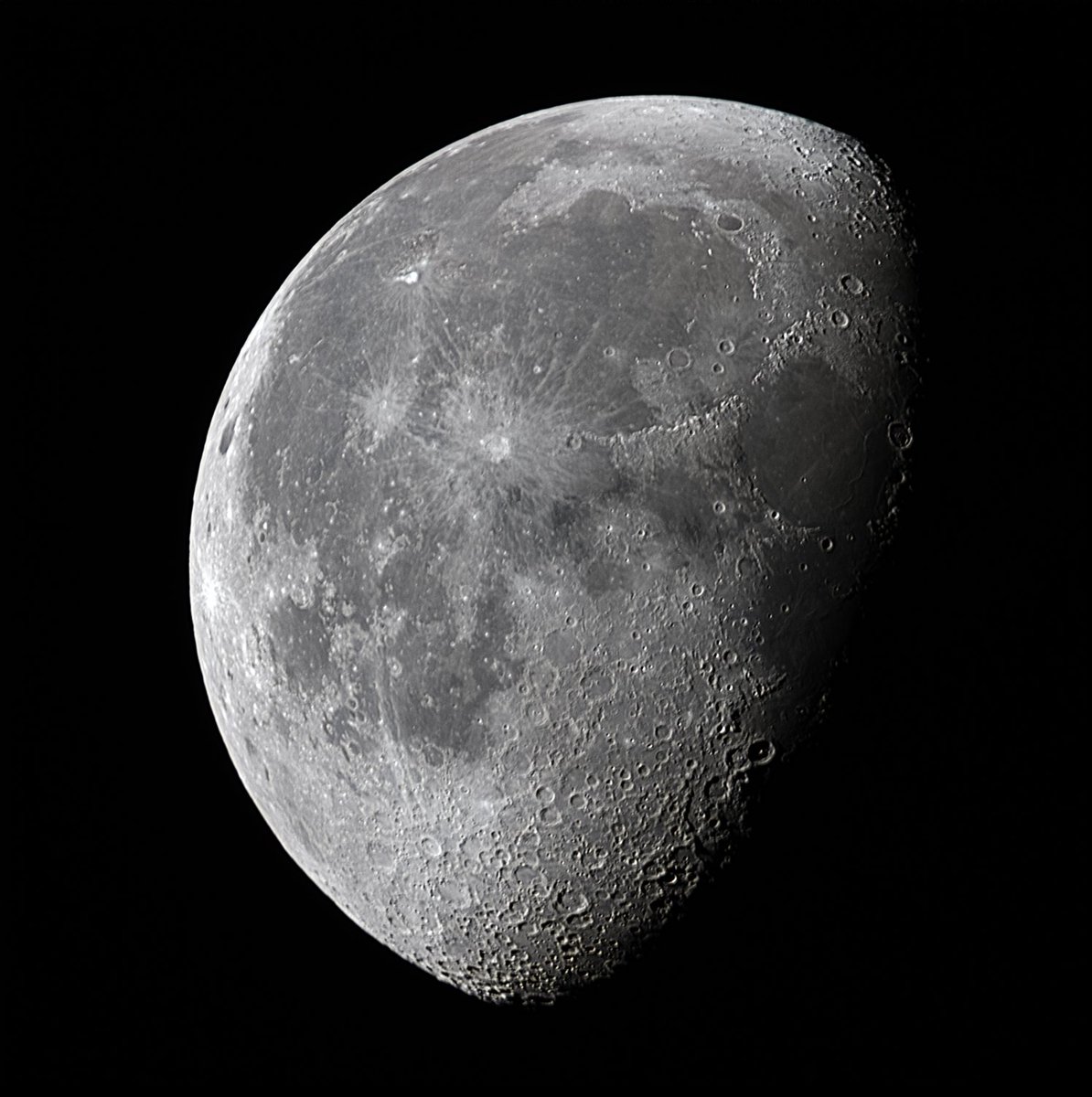 WilliamAstro3's tweet photo. Waning Gibbous Moon, 71.6% illumination, Tamron 150-600 @ 600mm, 8th July 2023 https://t.co/WAXrH4iKUC
