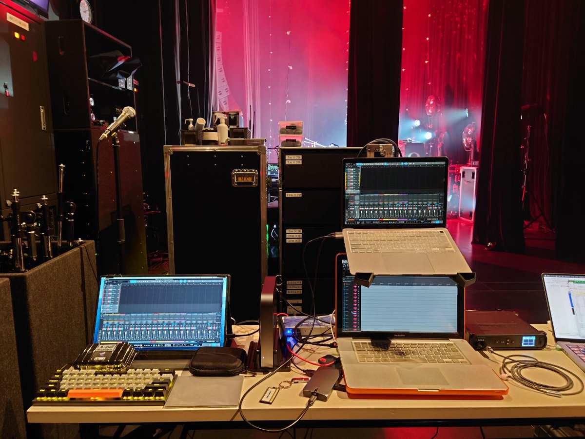 hamamotts's tweet photo. 新しく買ったキーボード良さげ
#liverecording #StudioOne #TracksLive
#RME #digifaceDANTE #motuM64 https://t.co/i7FhLag3bW