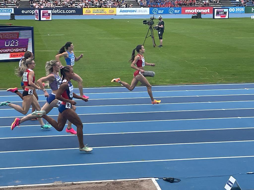 atletismoRFEA's tweet photo. 👋🏼 @bertaseguura, ¿sabes lo que acabas de conseguir?

¡Primera mujer 🇪🇸 de la historia que disputará una final Europea sub23 de 400m!

⏱️ 52.95 q

Final 🔜 14/07 ⏰ 18:05 (hora 🇪🇸)

#EspañaAtletismo #PasiónPorCompetir #Espoo2023 https://t.co/jDN7Bf8hWM