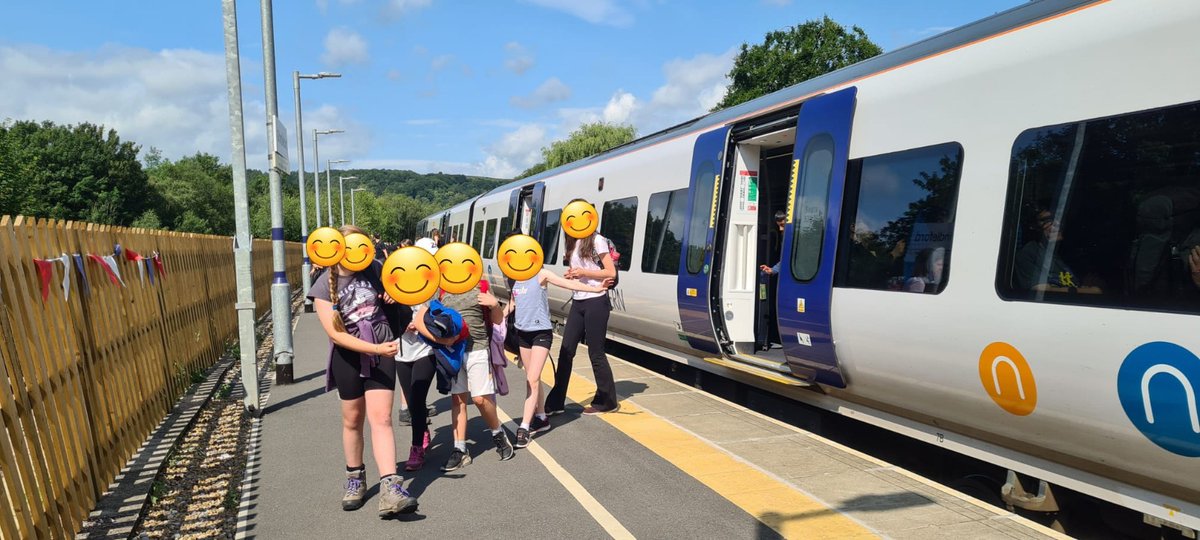 SY_STARSAwards's tweet photo. Today a group of #Year6 pupils from @TotleyPrimary took the train to Grindleford Station & walked back to school, navigating their way using map-reading skills learnt in Geography πΊοΈ
What a great experience!
#SYStarsTeam https://t.co/4LSQn4fnfA