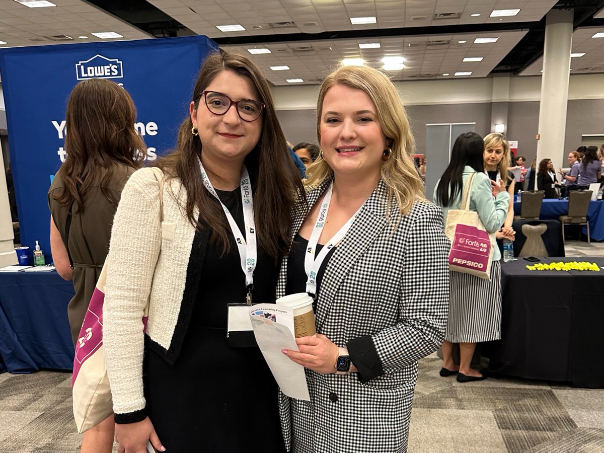 SmithQueensMBA's tweet photo. Did you know that Smith was the first Canadian school to partner with @fortefoundation over 15 years ago? Recently, students from our #SmithMBA program travelled to Dallas for two days of learning and networking at the #MBA Women's Leadership Conference.
#MoreWomenLeading https://t.co/qZ6tWQ4r9a