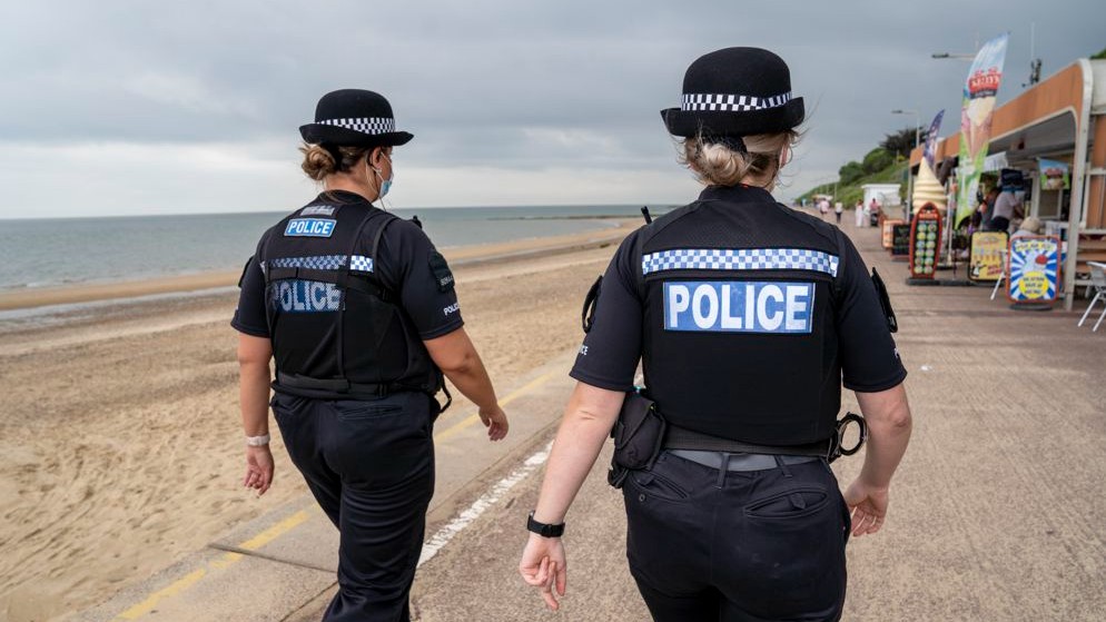 EssexPoliceUK's tweet photo. Earlier this week officers in Clacton arrested four men on suspicion of burglary.
Could you help someone when they need it the most?
Call us now 01245 452234, apply by the 20th July & start your training in Sept.
https://t.co/ZvOBq0domk
#WeValueDifference https://t.co/EwjQSEUkeL