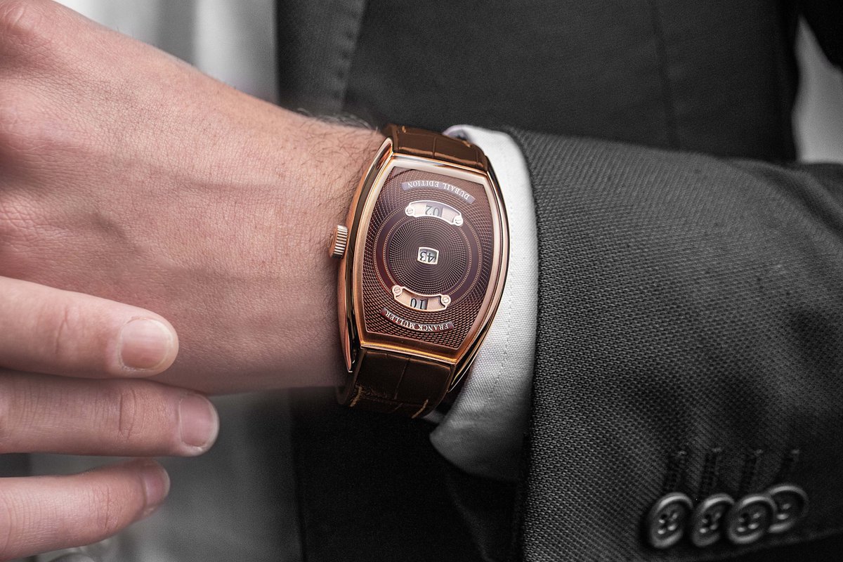 cotedesmontres's tweet photo. #FranckMuller #MasterJumper #Dubail Edition - Une nouvelle pièce emblématique présentée en avant-première mondiale dans les boutiques de #Dubail à #Paris : des écrins de choix pour l’éclosion de cette nouvelle collection.
@FranckMuller @DubailParis
https://t.co/LpMBZMUnAp https://t.co/w2App2b7Ux