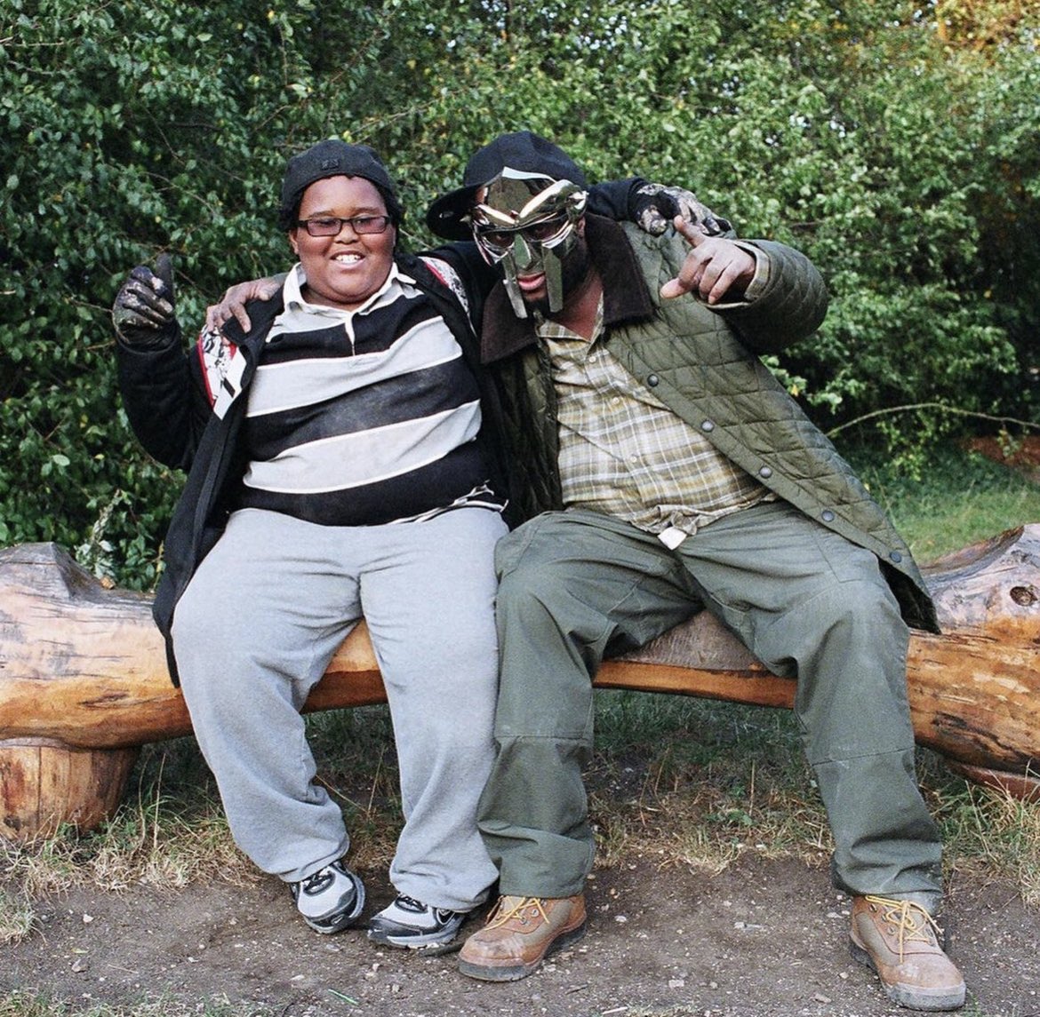 MF DOOM photographed in Haggerston Park in 2012 w/ his son King Malachi 

📷: Alex De Mora