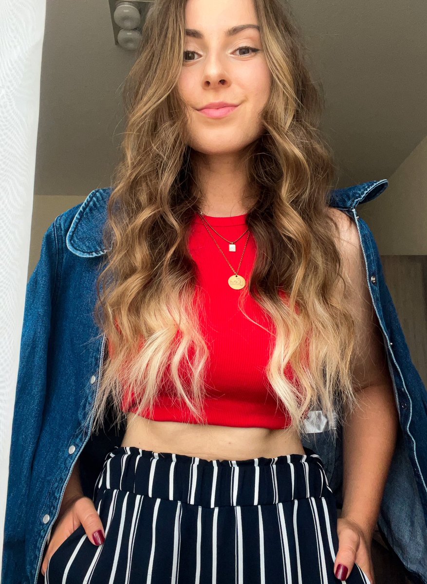 Speak Now hair, red shirt and overall confusion because we somehow got tickets to the Eras Tour. Might aim for winning the lottery next. 🙆‍♀️💃