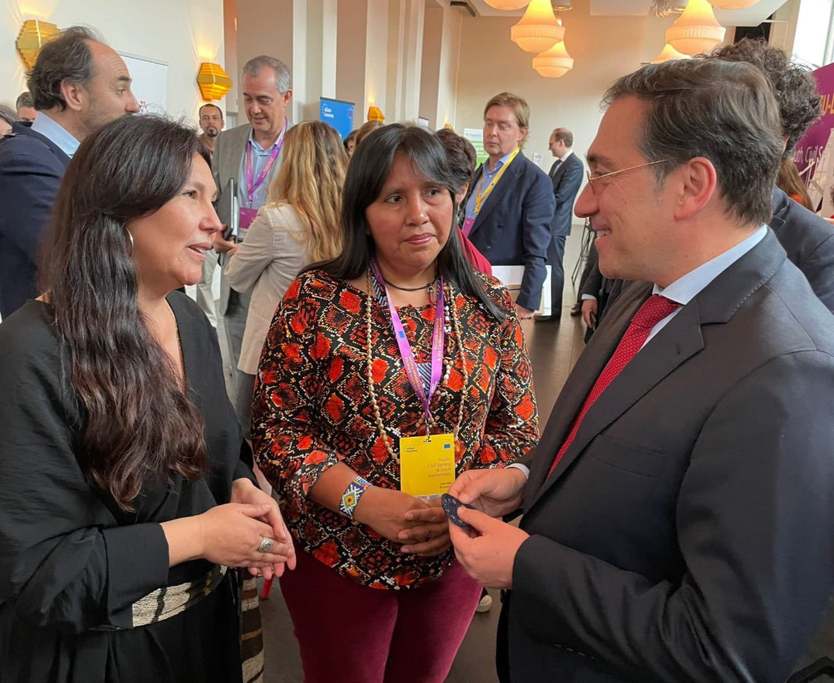 Participamos en el EU-Latin American &amp; the Caribbean Forum

📢| Dialogamos con <a href="/jmalbares/">José Manuel Albares</a>, Ministro de Asuntos Exteriores, Unión Europea y Cooperación de España sobre el proyecto #ImpactoVerde, impulsado por Redes Chaco. 

#GlobalGateaway